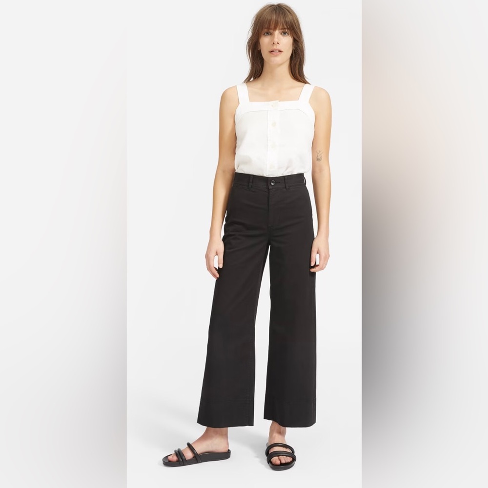 The Lightweight Wide-Leg Crop Chino*-Washed Black